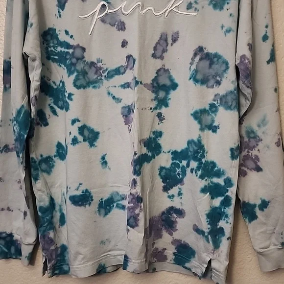 Victoria's Secret PINK Campus Long Sleeve Top - Picture 4 of 7